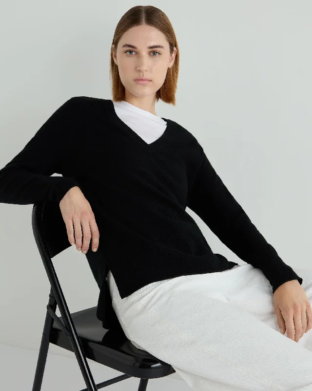 Mock Neck Women's Alpaca Wool Sweaters in Earth TonesMock Neck Women's Alpaca Wool Sweaters in Earth TonesWomen's Relaxed V Neck Cashmere Sweater Black